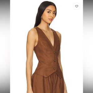 Lovers + Friends Asa Linen Vest in Chocolate size XS 
Lovers and Friends